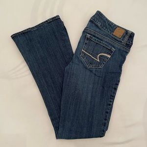 American Eagle Dark Blue Denim Low Waisted Bell Bottoms 4 Short